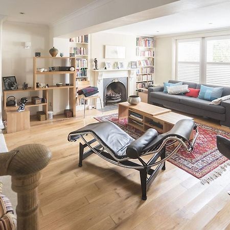 Stylish Family Home In Battersea Vr London Exteriör bild
