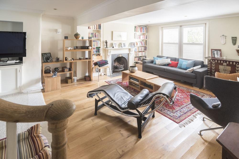 Stylish Family Home In Battersea Vr London Exteriör bild